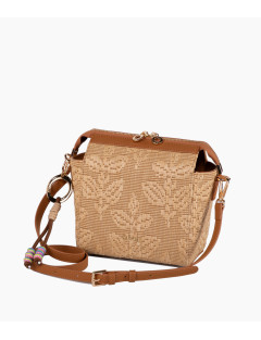 O bag Signature Champagne Jacquard axelväskamed kort handtag, avtagbar axelrem och lyxigt mönstrat innerfoder